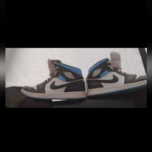 2021 Air Jordan 1's Black White and Tarheel Blue - Picture 3 of 5